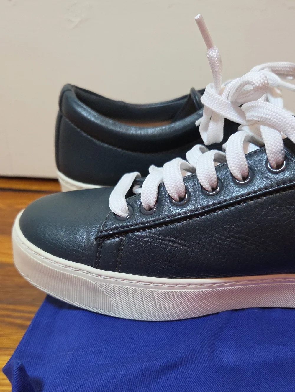 Stuart Weitzman Klee Low-top Lace-up Leather Sneakers In Deep Forest Green 9.5